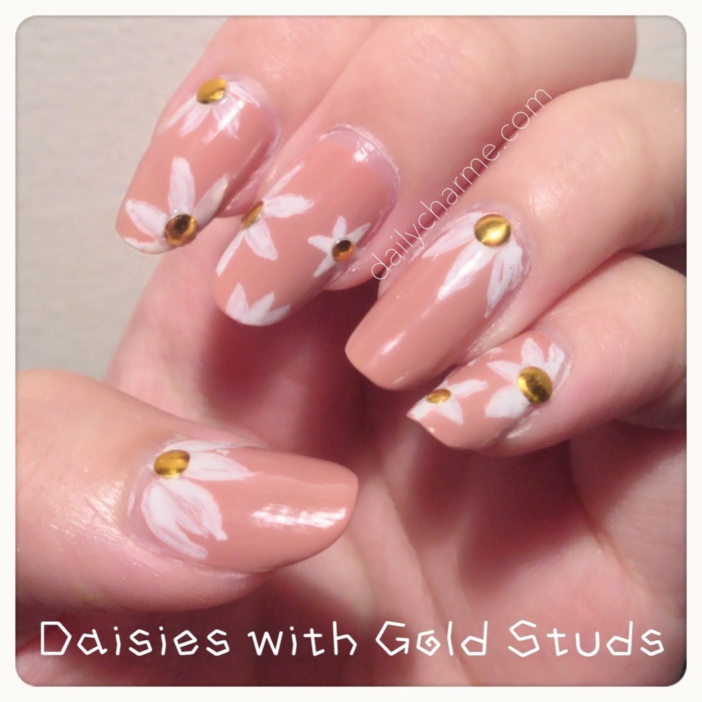 Round Studs Nail Designs: Gold & HOLO!
